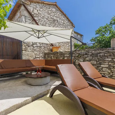 Casa Di Nelo By Interhome